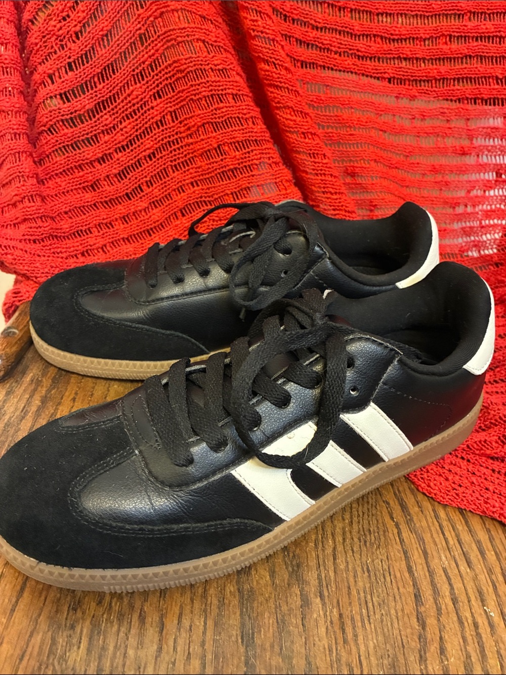 Dream Pairs Women's Black and White Retro Sneakers